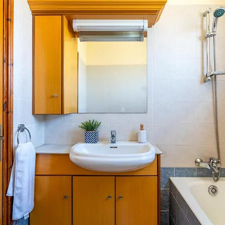 Blue Time 2-Bedroom Apartment In Larnaca Exterior photo