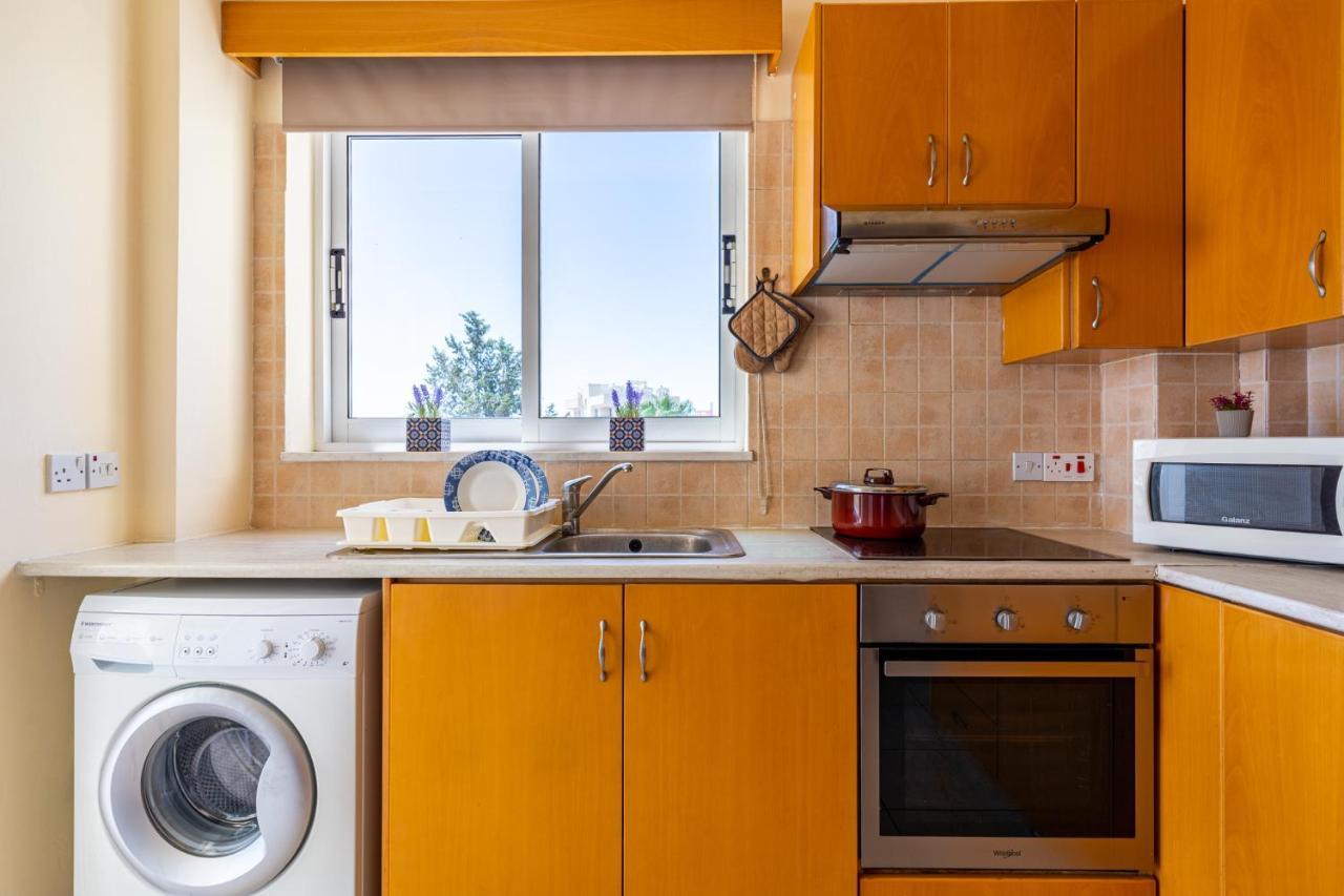 Blue Time 2-bedroom In Apartment Larnaca